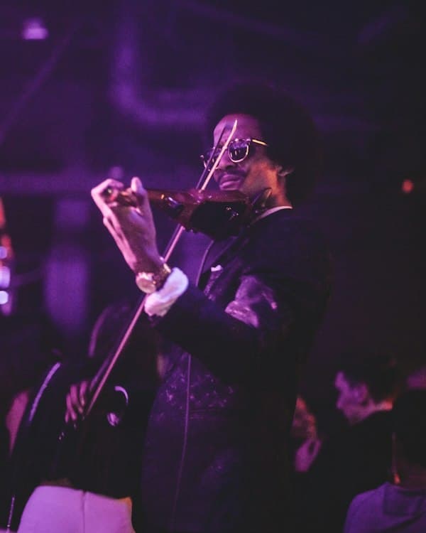 Contemporary violinist, Alan Eugene Price