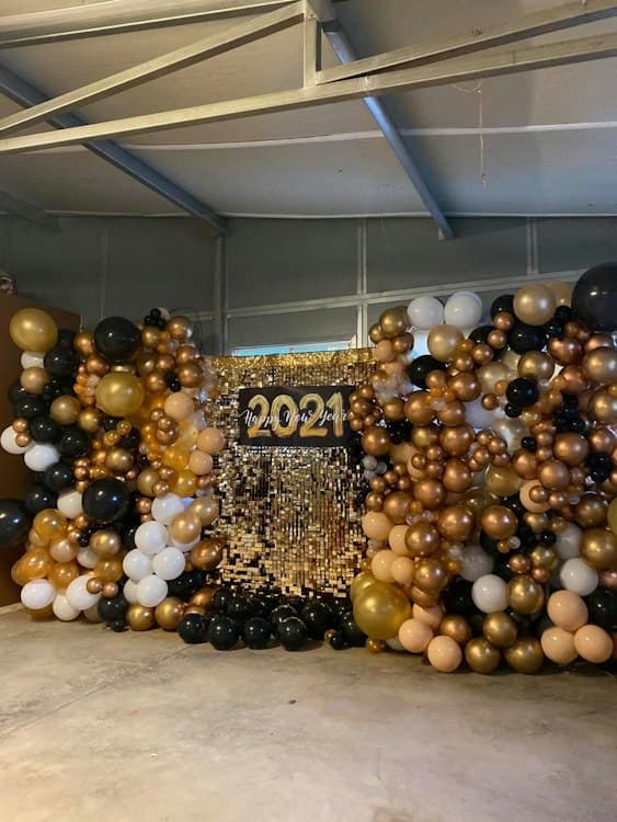 Sandra's Decorations - Balloons, Dessert Tables, Flowers and More